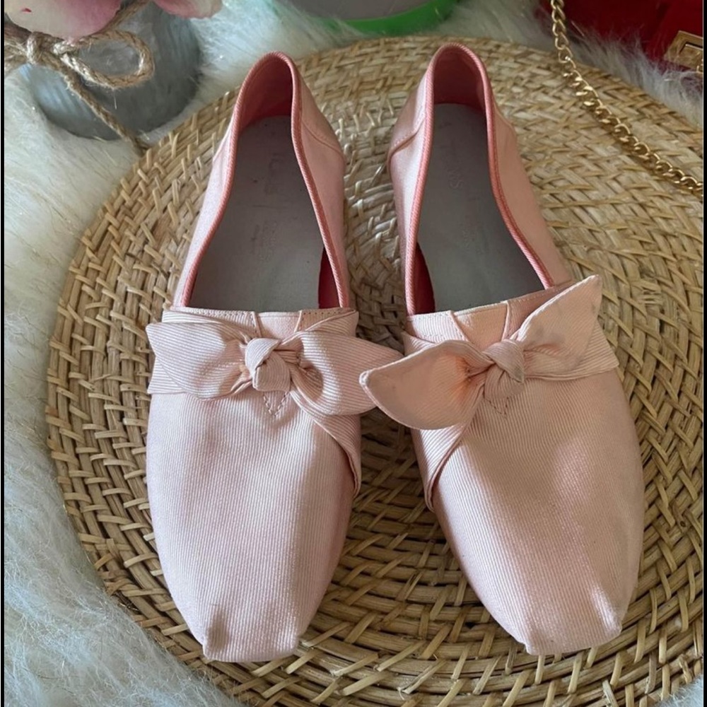 TOMS Classic Grosgrain bow slip on loafers light pink with Toms duster bag